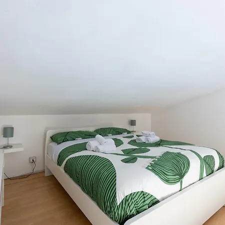 Four Shades Of Apartament